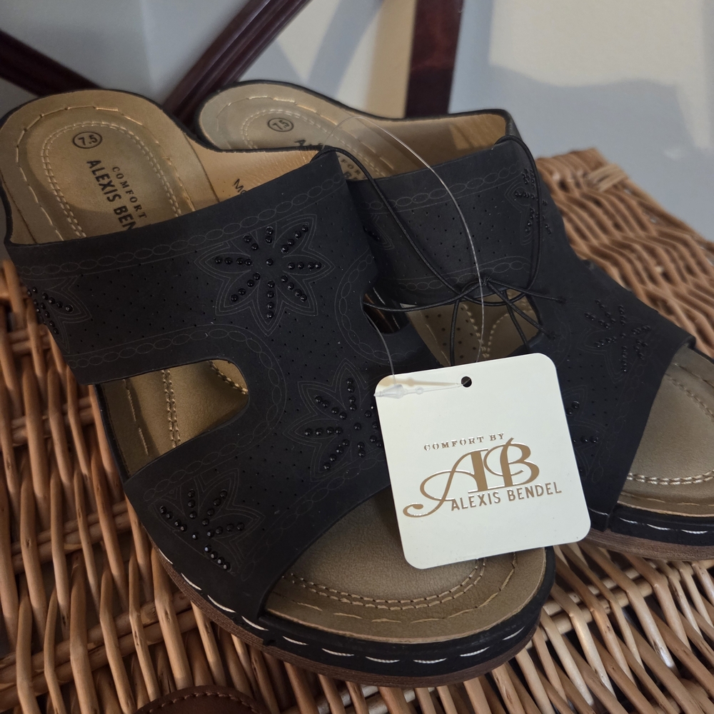 Black Women's Sandals